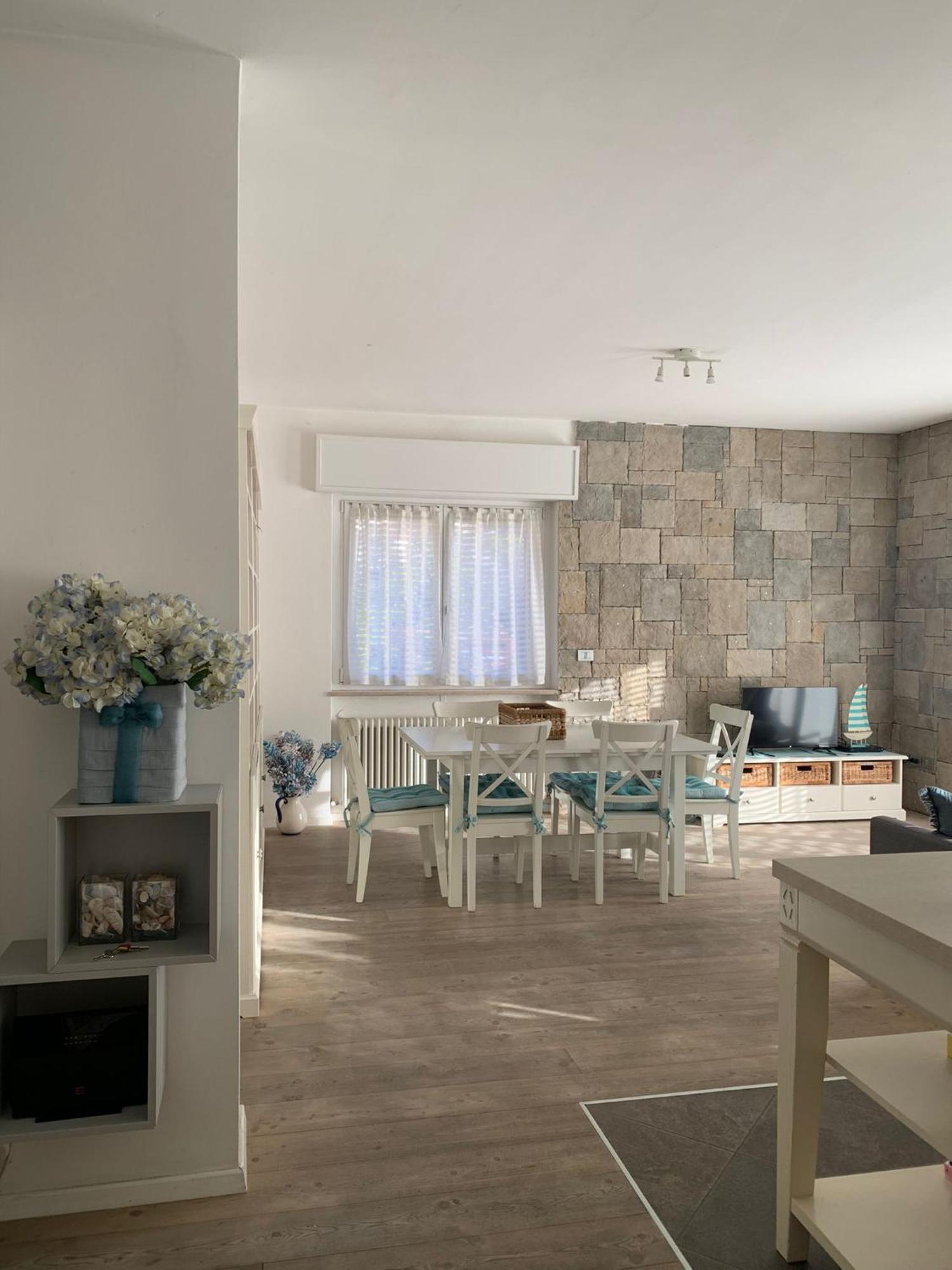 Apartment Caneve *